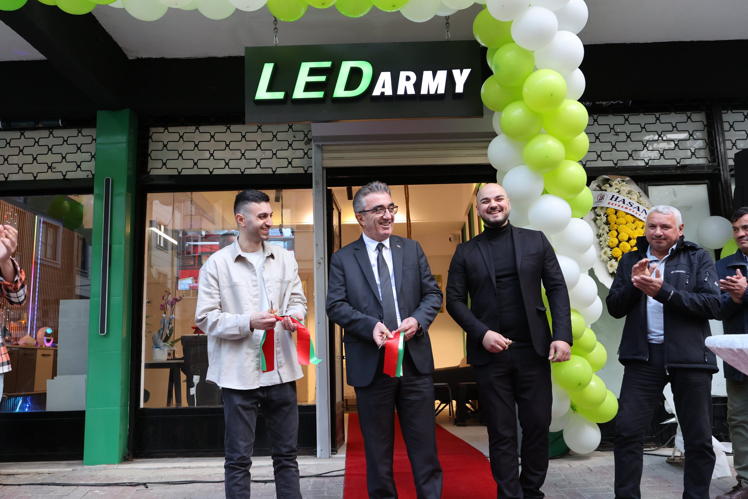 Ledarmy Elektronik Elektrik 19 Ekim 2024 tarihinde Bayrampaşa Belediye Başkanı Hasan Mutlu, Hakan Eyüp Hasbal ve Hilmi Han Ören ile İstanbul 15. Sokak No 17a'da açılıyor 35